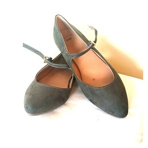 Olive green Gap flats